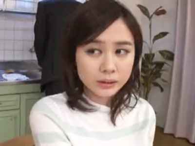 「お父さんいるのよ？」ドデカおっぱいの美人義母を襲って近親中出し！！！