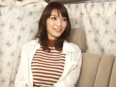 旦那が単身赴任でオナニー三昧の奥様が我慢の限界でナンパ師に中出し許可！！！