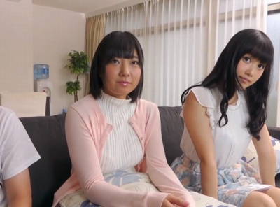 友達同士の女子大生をナンパ！お互い恥ずかしがりながらもシーツを濡らして即パコ撮り